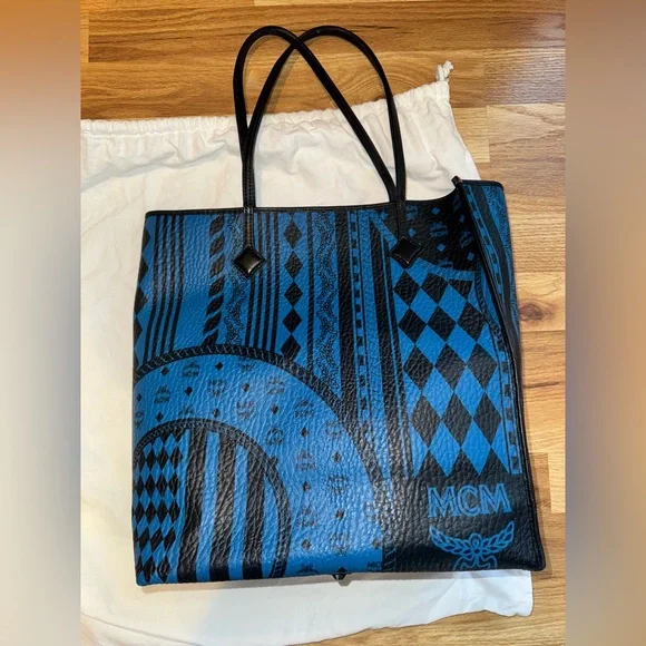 MCM Kira Baroque Print Tote l - Picture 2 of 9